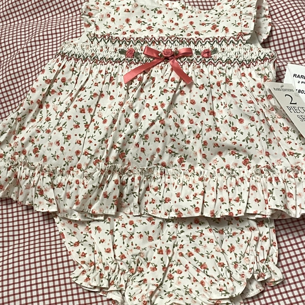 NWT Rare Edition 100% Cotton Floral Baby Smocked Dress with Bloomers - Picture 2 of 7